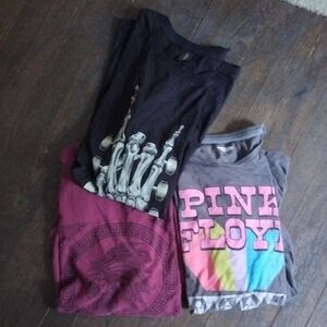 Gildan Graphic Tees - Black, Maroon, Gray